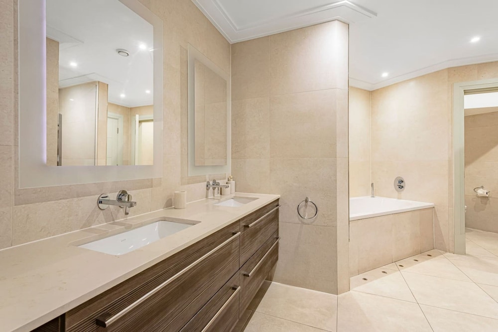 Ultra Luxury Mayfair Home Park Lane Location