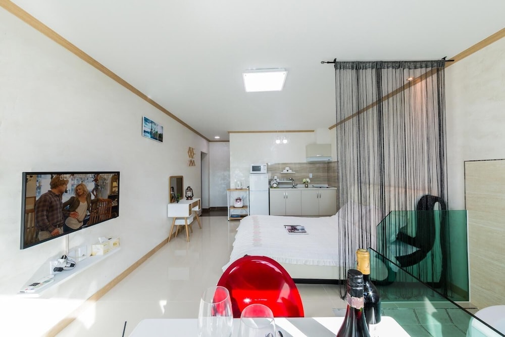 Yeosu Dolsanmaru Pension