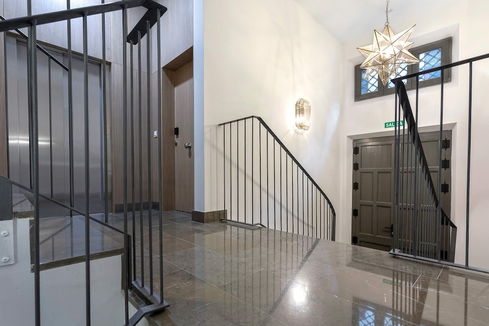 Exclusive 2-bedroom Near the Cathedral. San Matías I