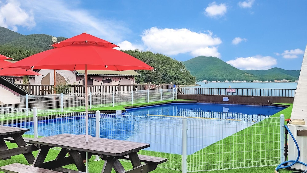 Goseong Bluewhale Glamping view 2