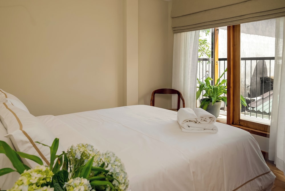Colombo Villa Collection
