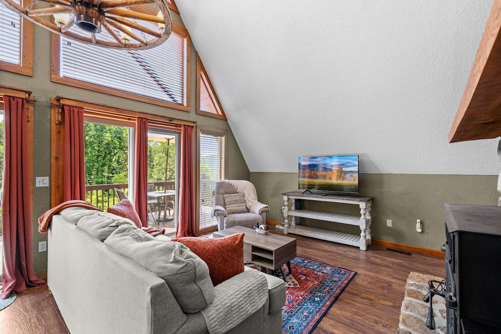 Smoky Everest 4 Bedroom Chalet