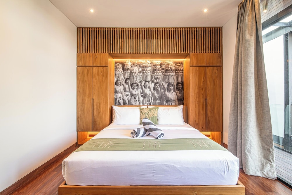Opulent 6BR Villa, 400m From Canggus Golden Shore