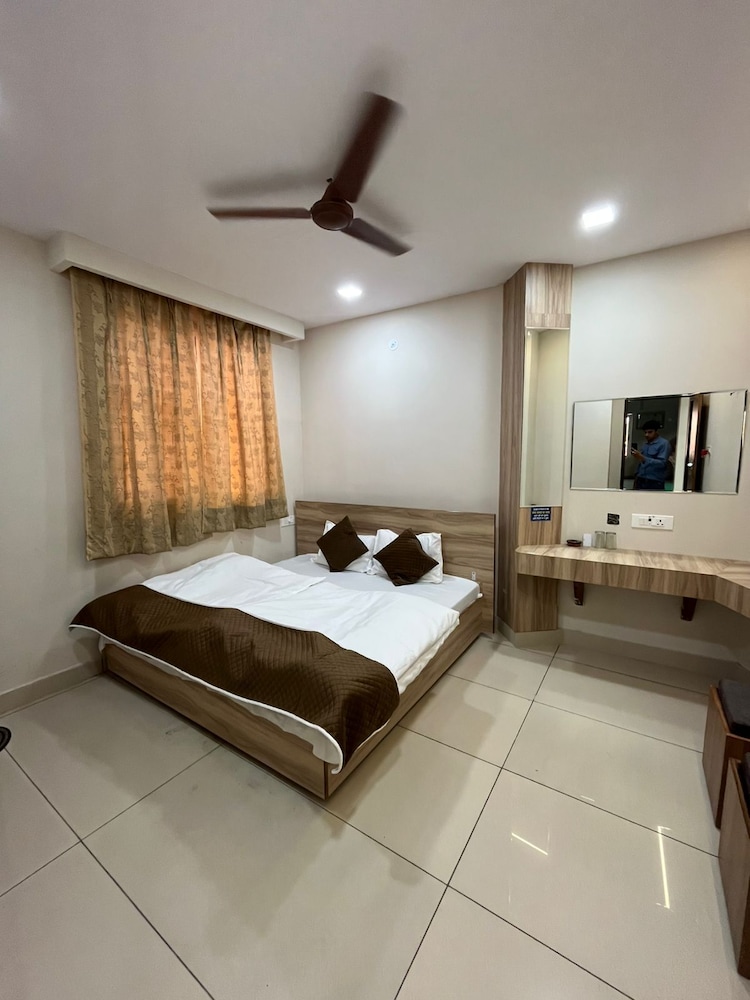 HOTEL PRAKASH BLOCK-1
