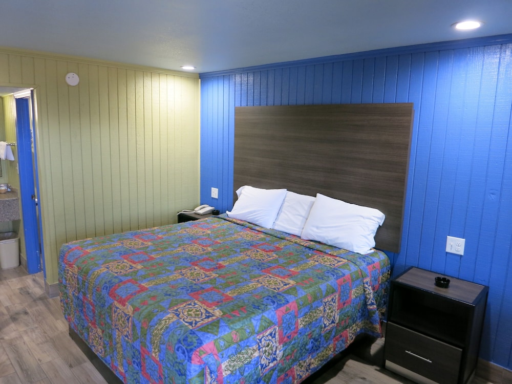 Gateway Motor Inn view 2