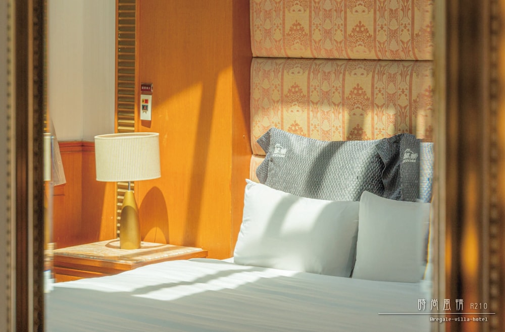 Regale Villa Hotel