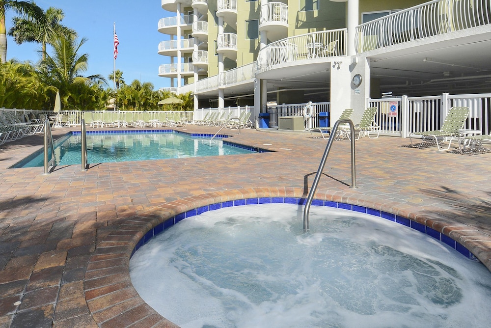 Crystal Palms 405