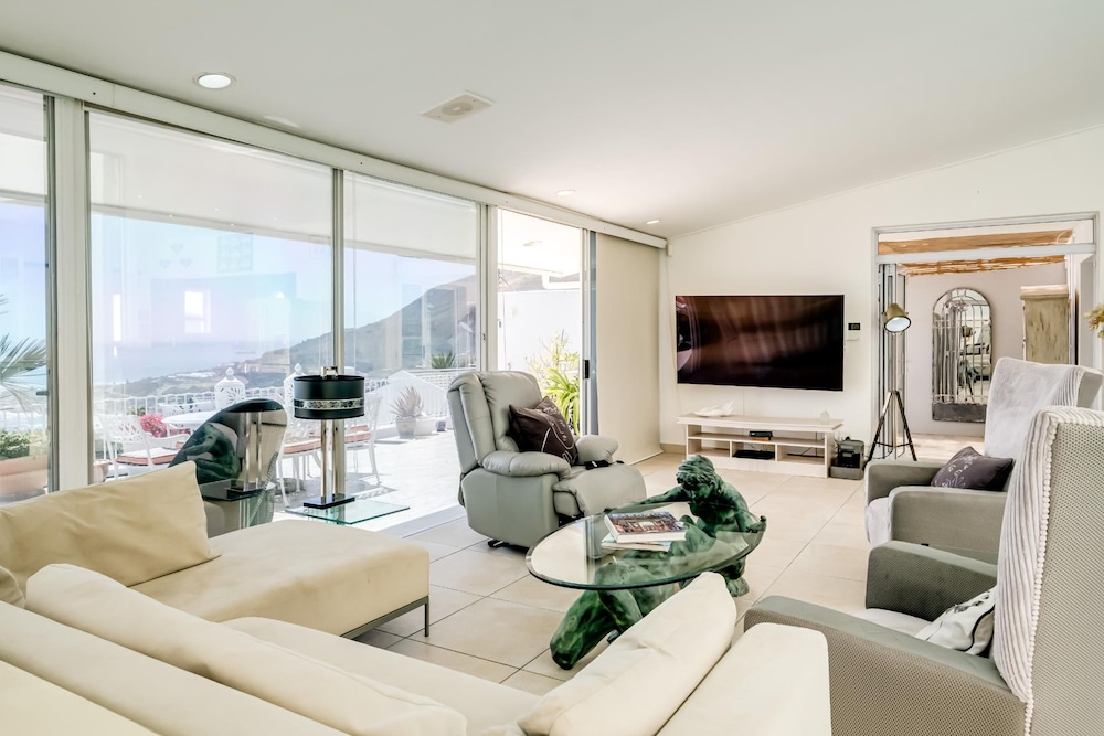 3bed With Indoor Pool and Sea Views The Sanctuary