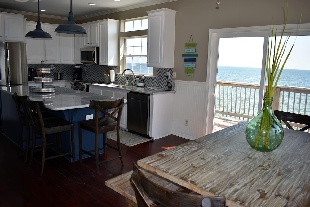 Island Time - 103 Treasure Ct view 2