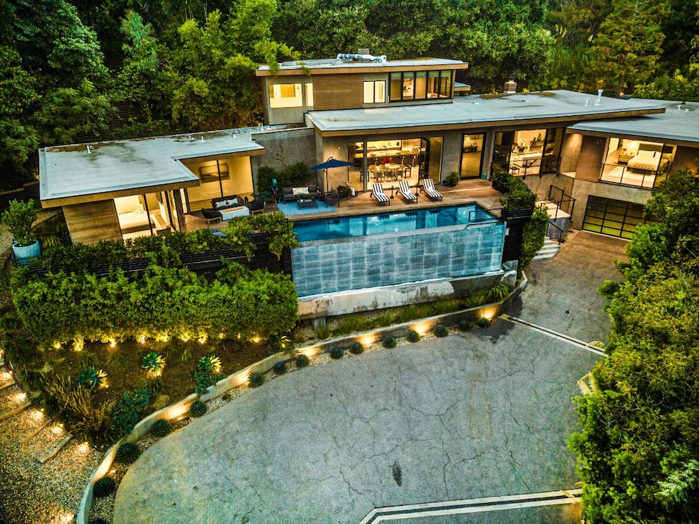 Beverly Glen Hillside Haven