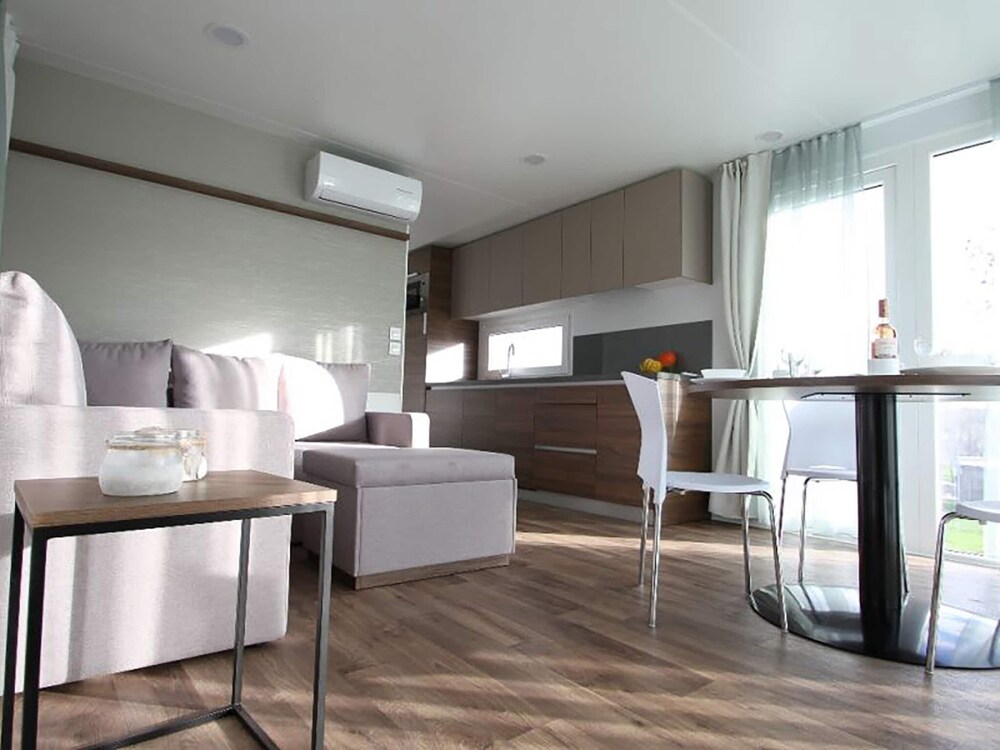 Comfortable Air-conditioned Chalet in Limburg view 5