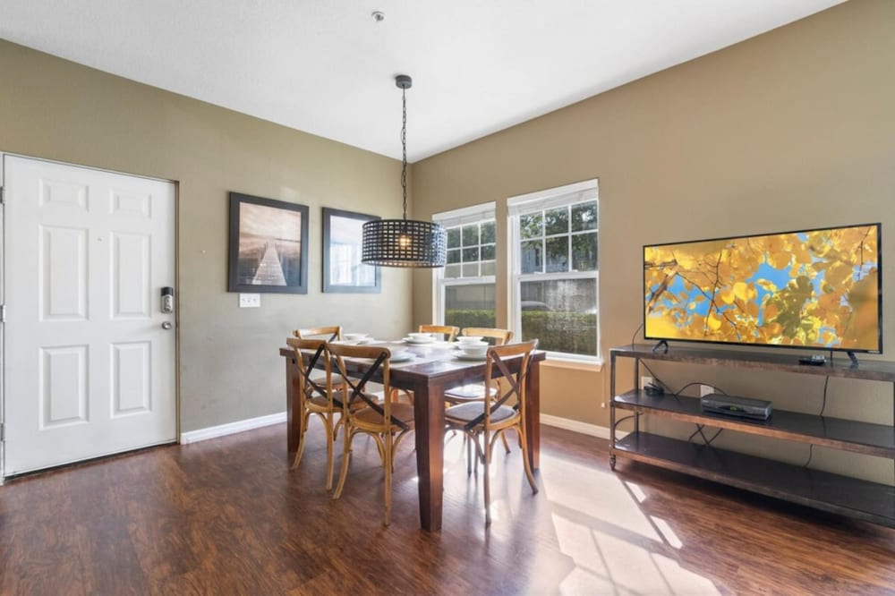 Amazing 4bdr House in Disney 20104