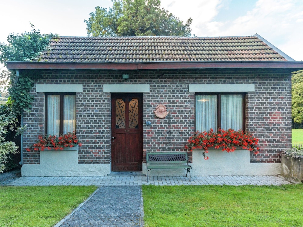Honeyfield Lodge - Spacious Cottage Rural Views