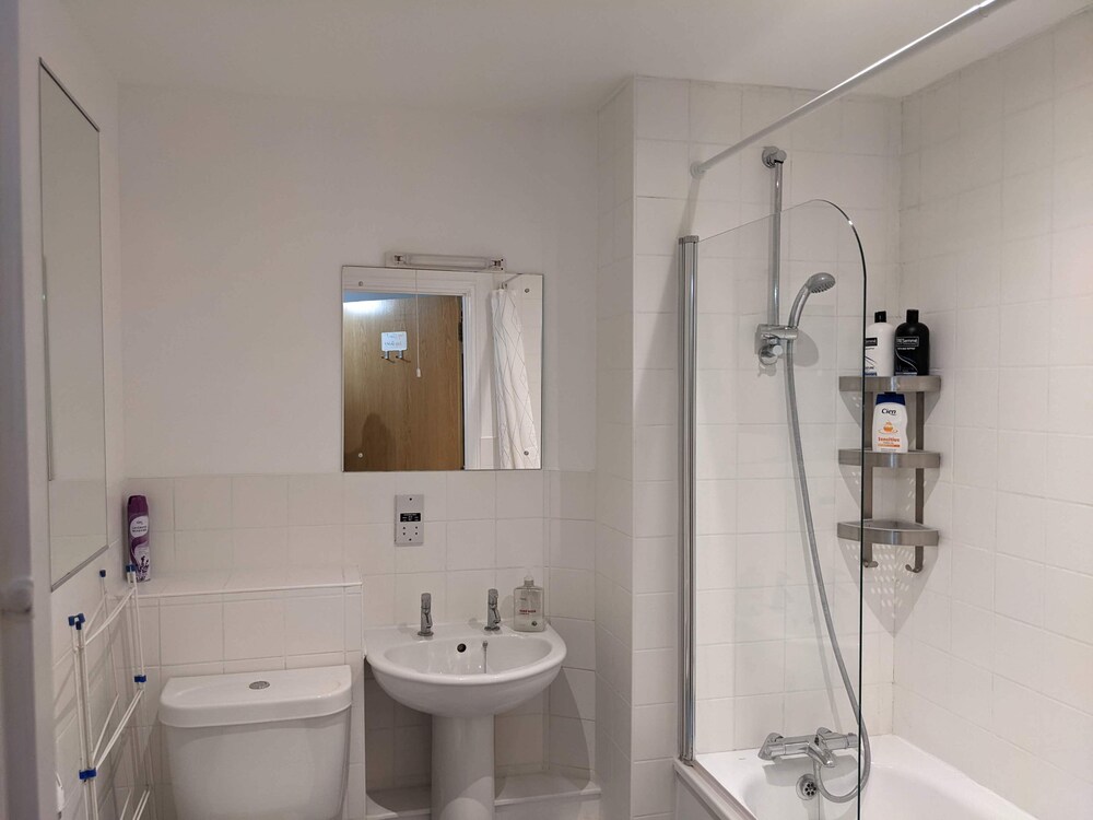 TravelStop #London-Ealing