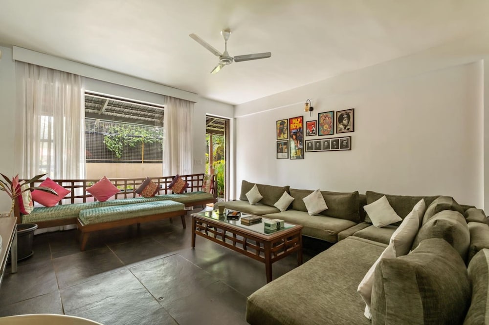 4BR w Pool in Morjim - Villa Corsa by Hireavilla
