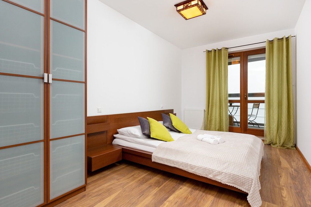 Broniwoja Apartment by Renters view 3