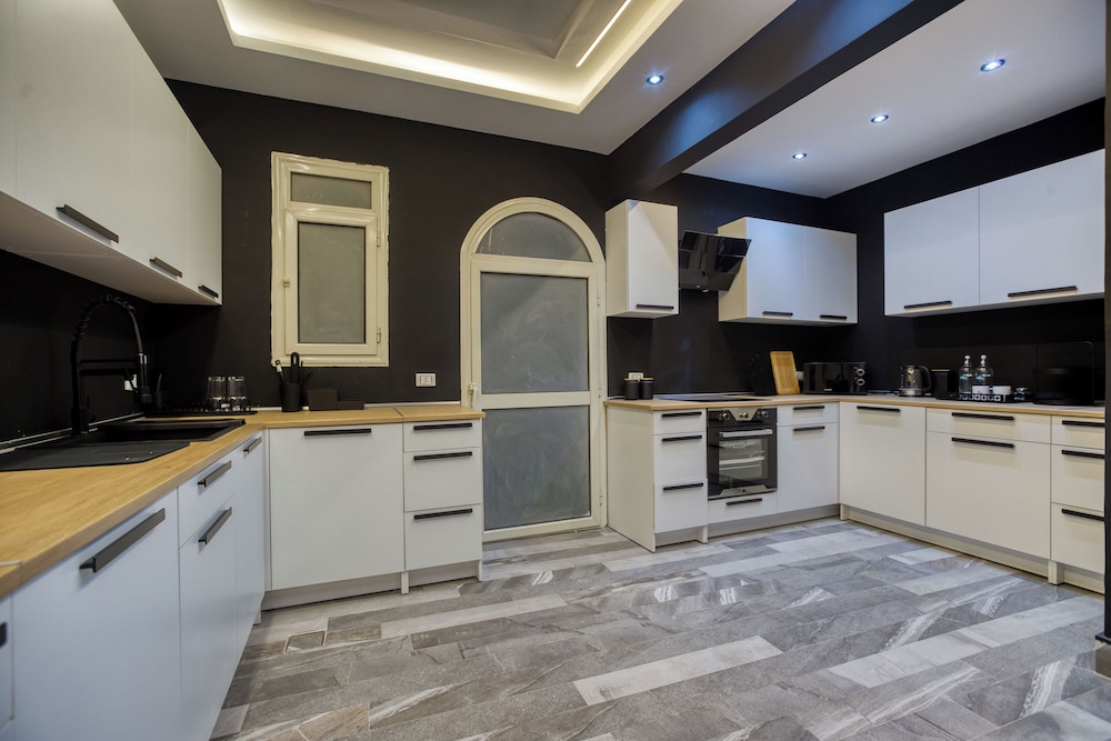 Host Prime Paradise Villa At Rehab City