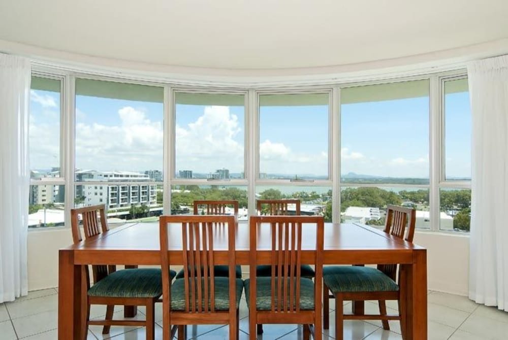 Chateau Royale Beach Resort Maroochydore