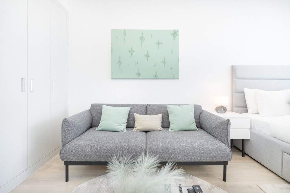 Perfect Studio That Sleeps 2 in JVC