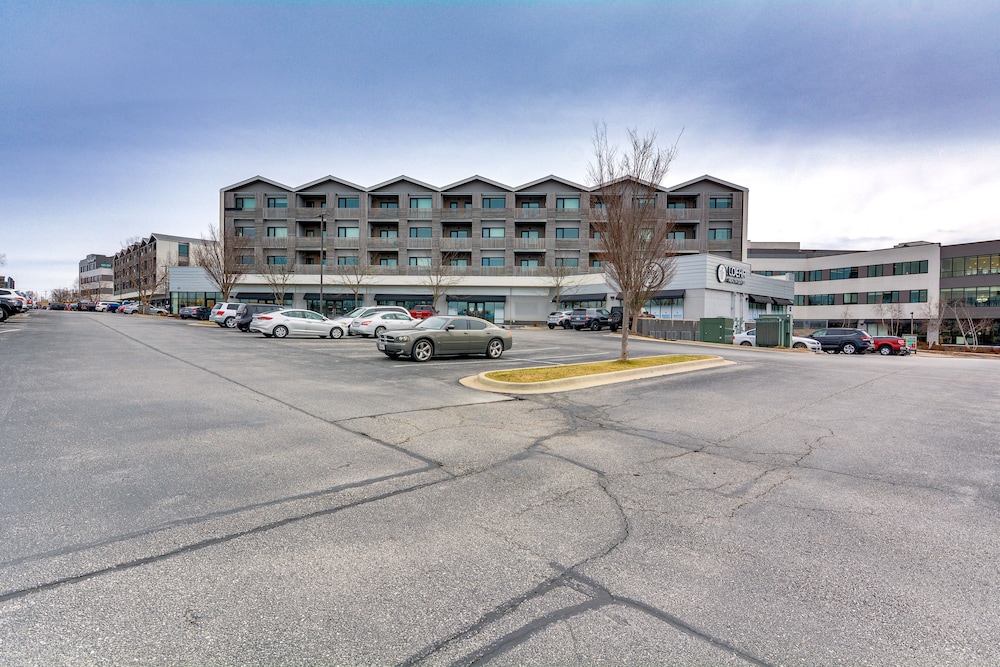 Modern Springfield Apartment ~ 7 Mi to Downtown!