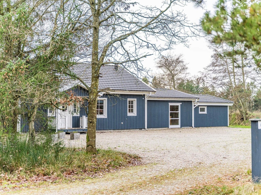 8 Person Holiday Home in Blavand view 4
