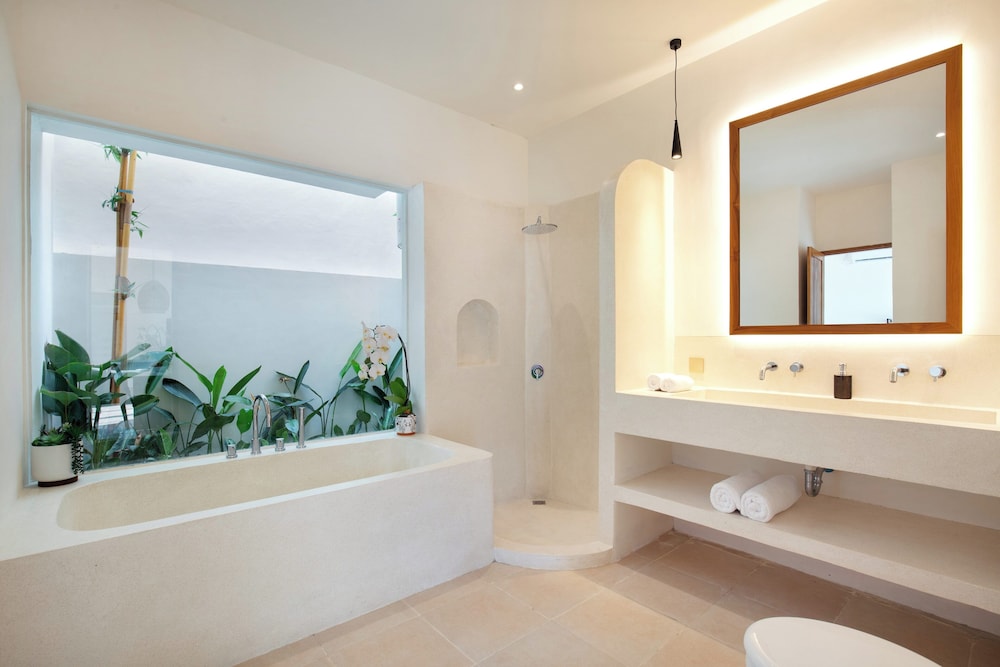 Villa Bora Berawa