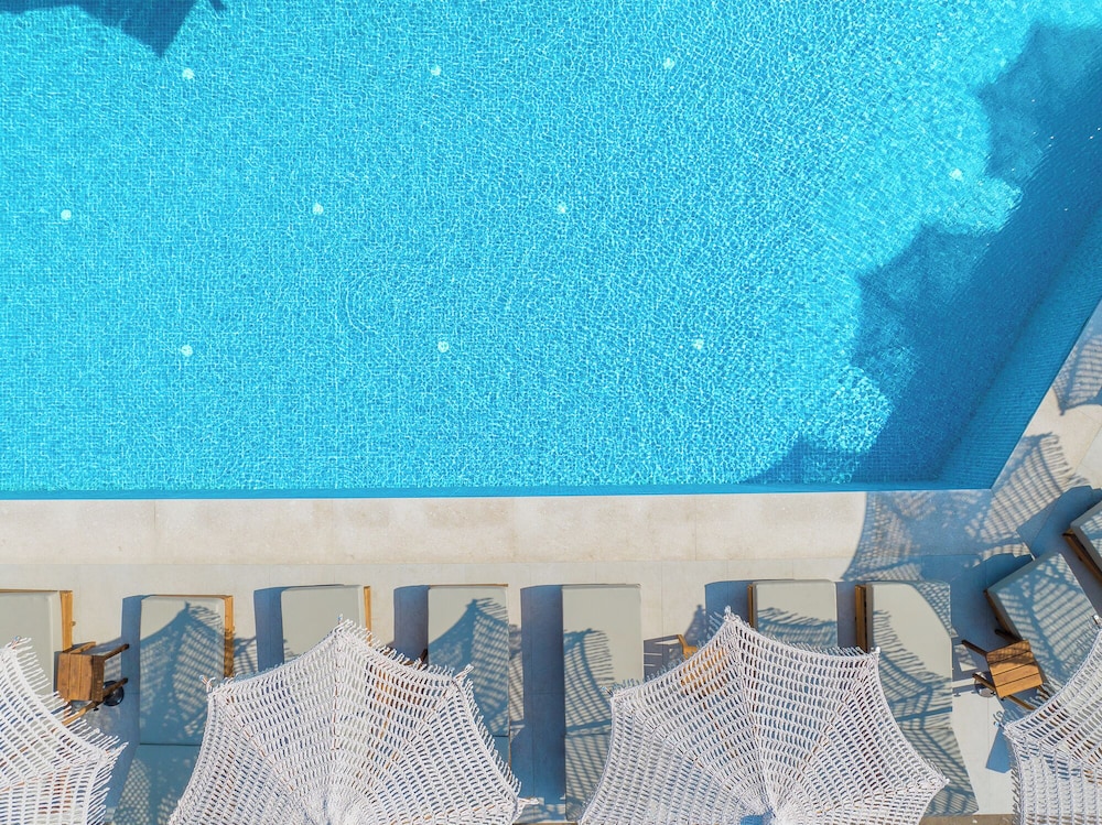 Aethrion Luxury Villas & Suites