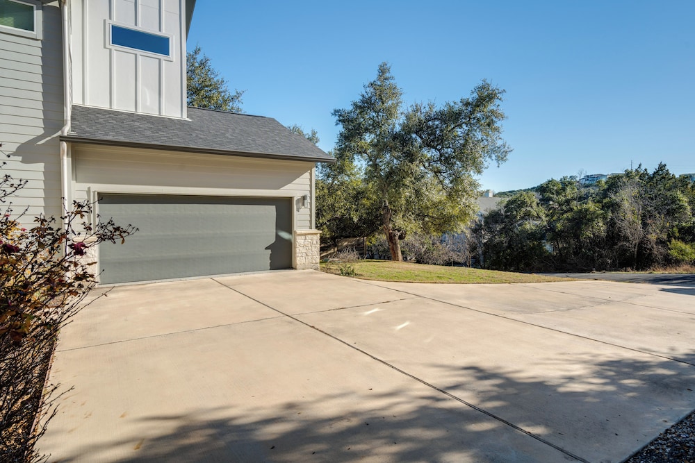 21 Mi to Dtwn: Spacious Home in Austin Suburbs!