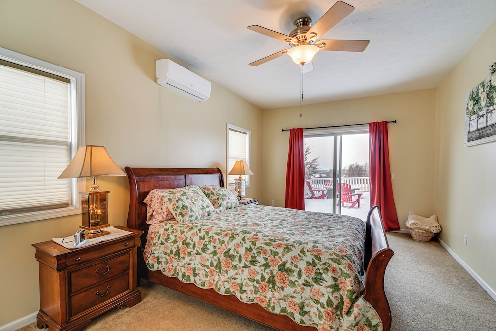The Gathering Place: Rushville Home w/ Hot Tub