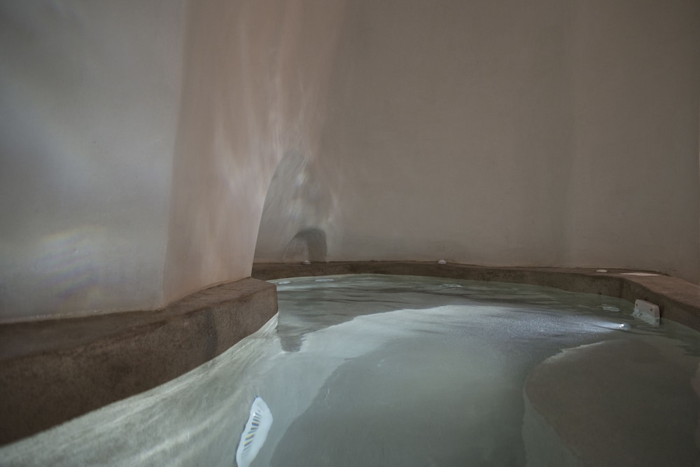 Alluvial Santorini Suites