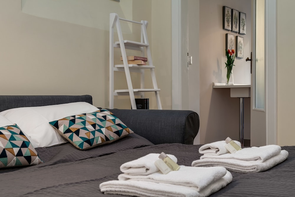 Travel & Stay - Sistina