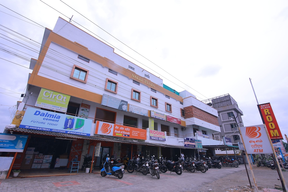 Nalli Plaza
