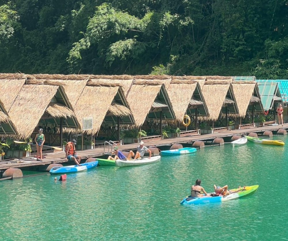 PraiwanRaftHouse