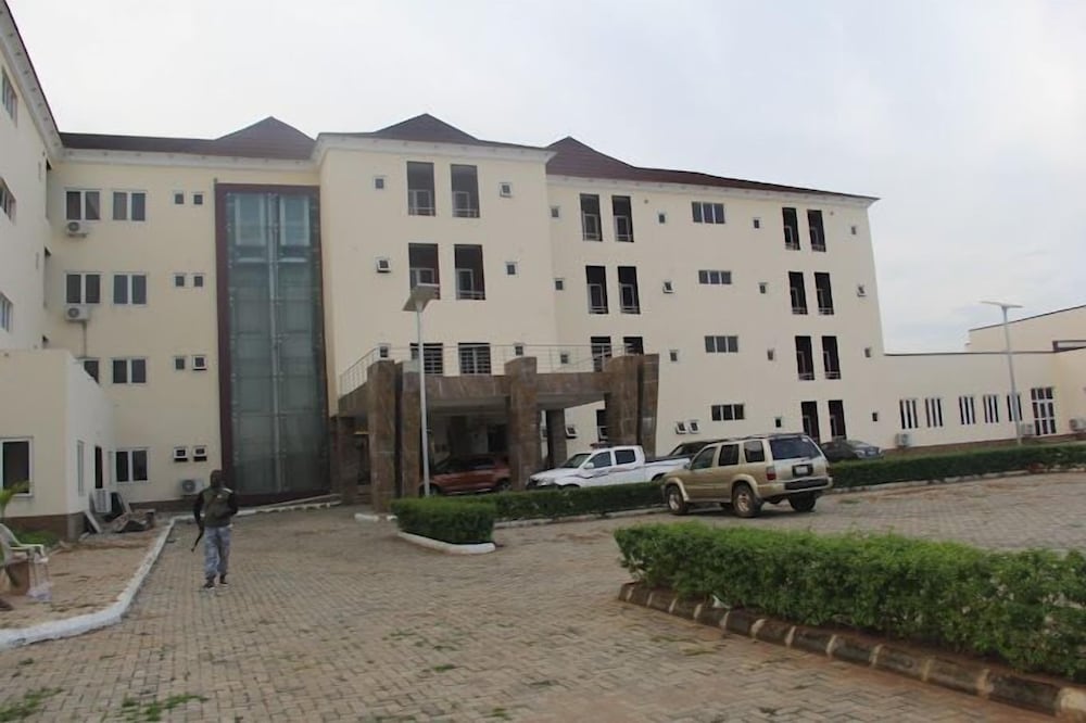 AM 2 PM Hotel and Suites