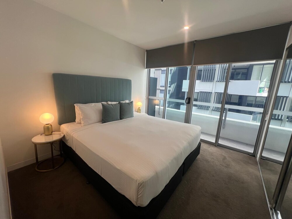 Trafalgar Lane Apartments by CLLIX