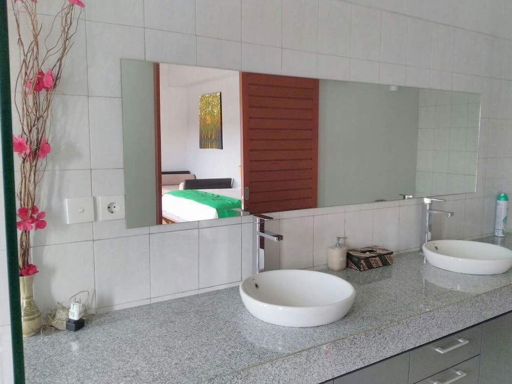 Sunshoot Villa Sandat