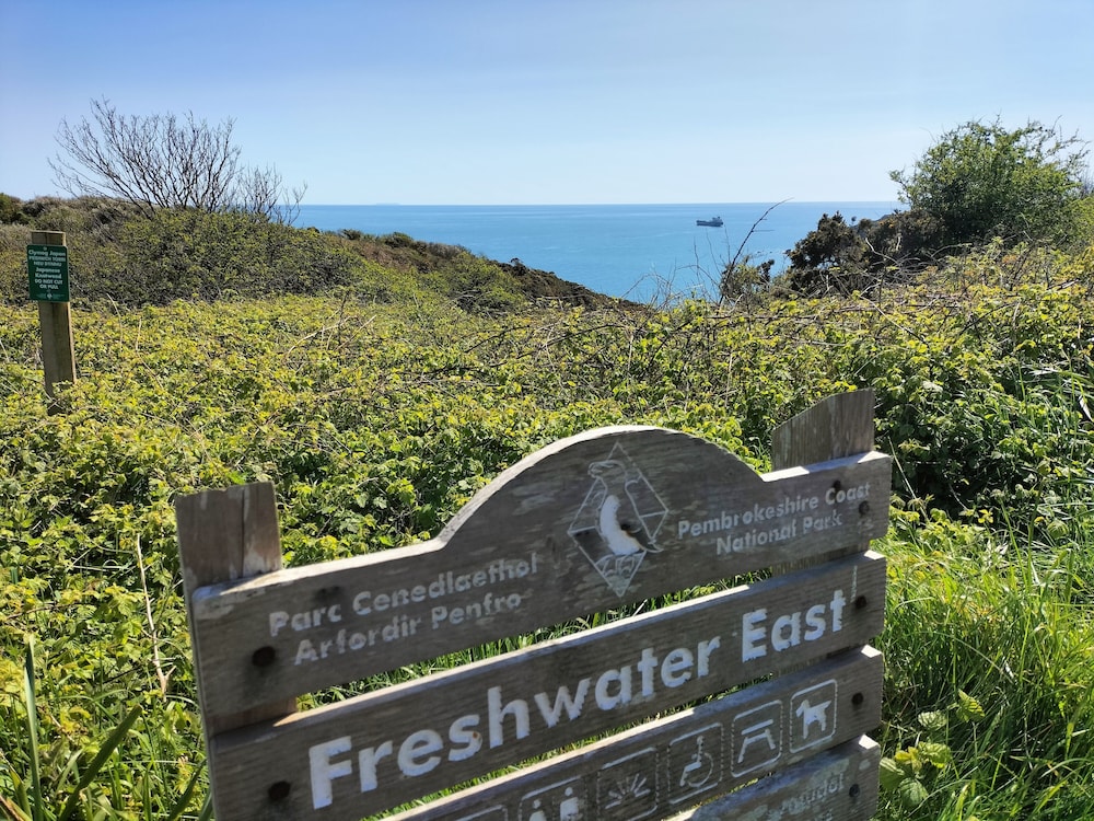 34 Freshwater Bay