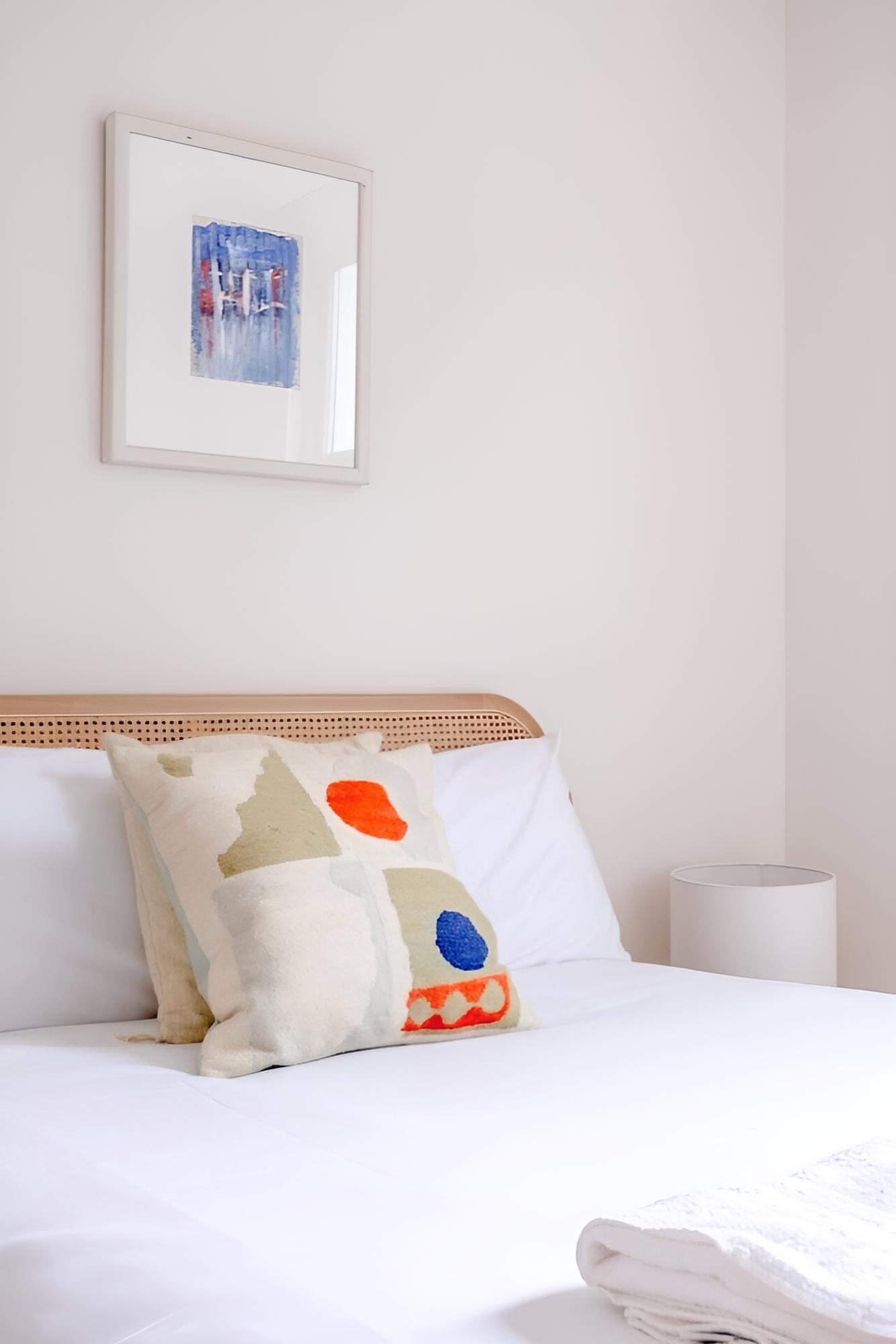 Beautiful Minimalistic 2BD House - Victoria Park