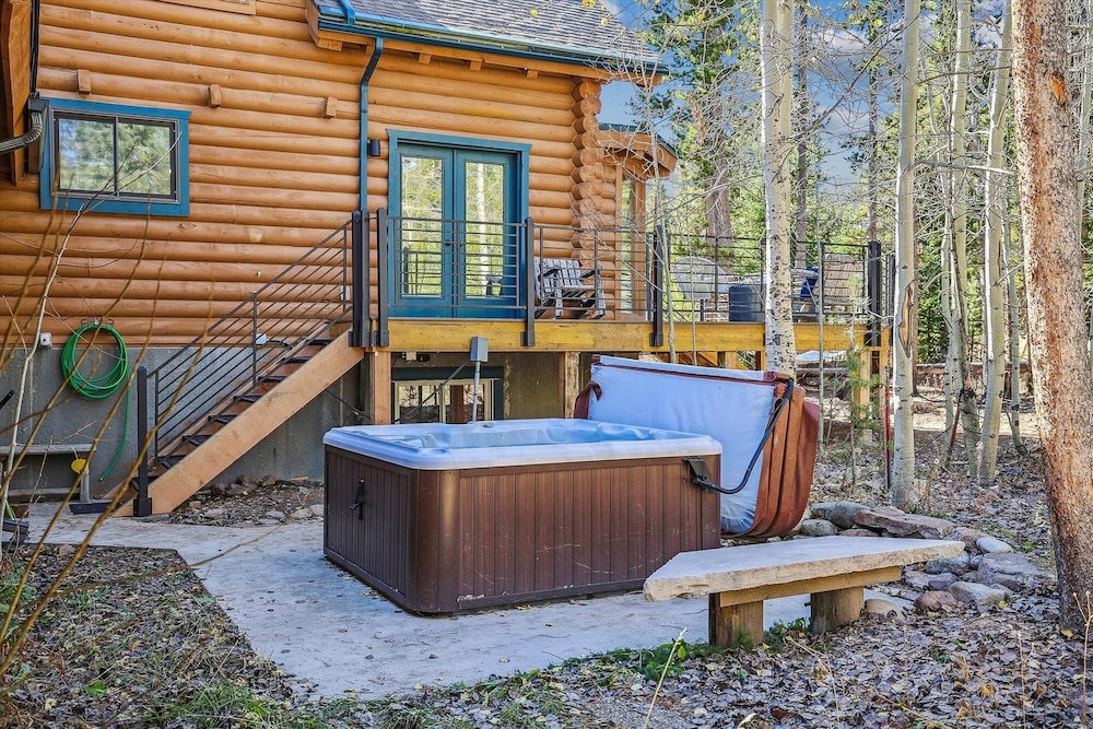 American Way Chalet 5 Bedroom Home