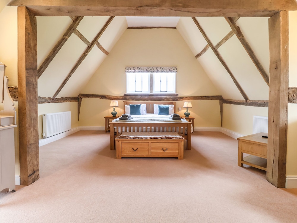 South Grange House - Sleep 16