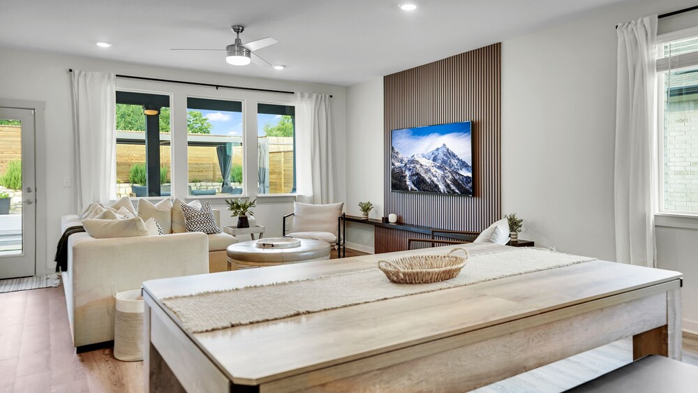Elegant, Spacious Retreat Perfect For Families 4 Bedroom Home by RedAwning view 4