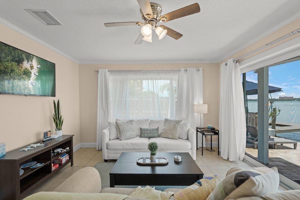 Coastal Breeze Siesta Entire 4-unit Complex With Dock