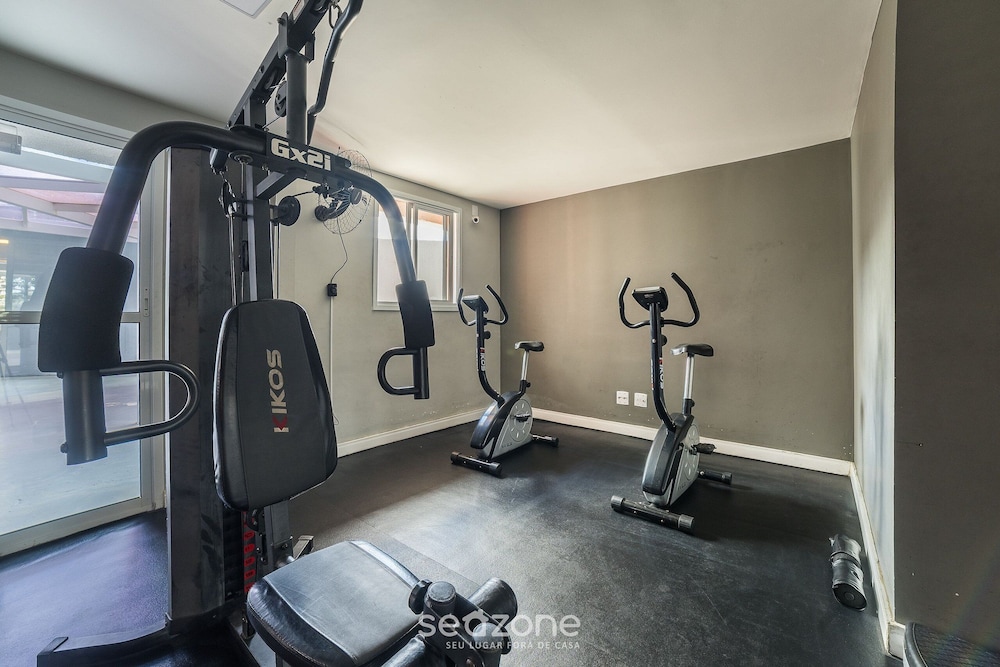 Apt in Condo w/ Pool and Gym Rgk1202