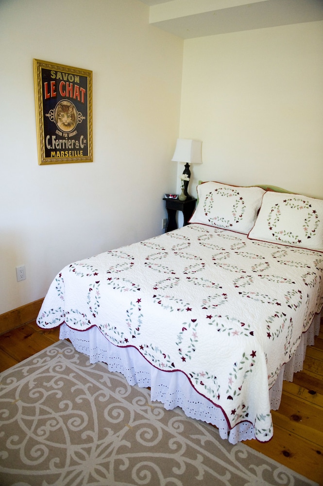 Hopkins Ordinary Bed Breakfast and Ale Works