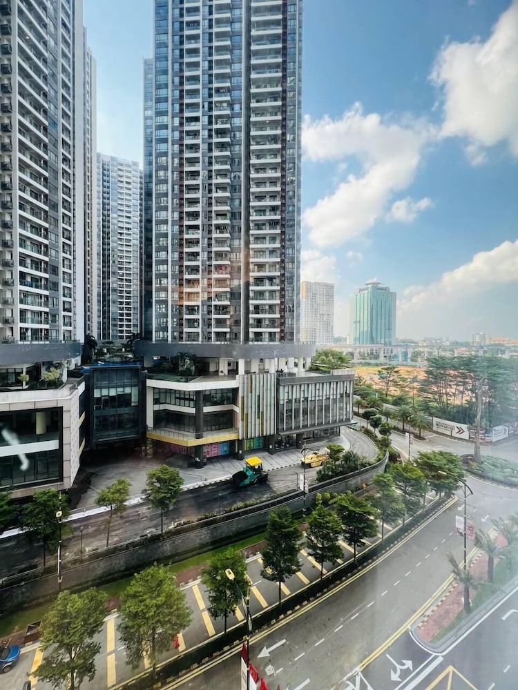 R&F SEINE REGION BY ANJU