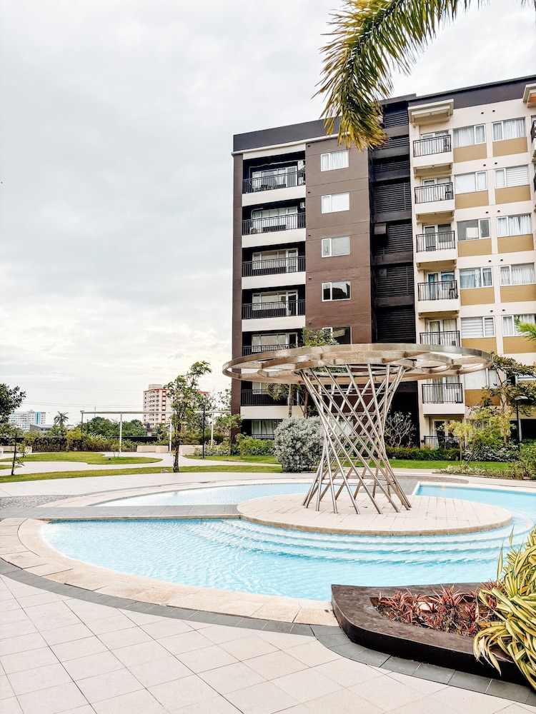 Elegant 2 Bedrooms With Pool View