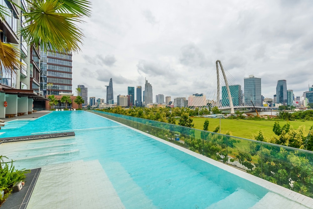 Pool & Wellness