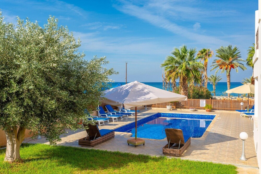 Villa Seashore One Large Private Pool Walk to Beach Sea Views A C Wifi - 3150 view 4