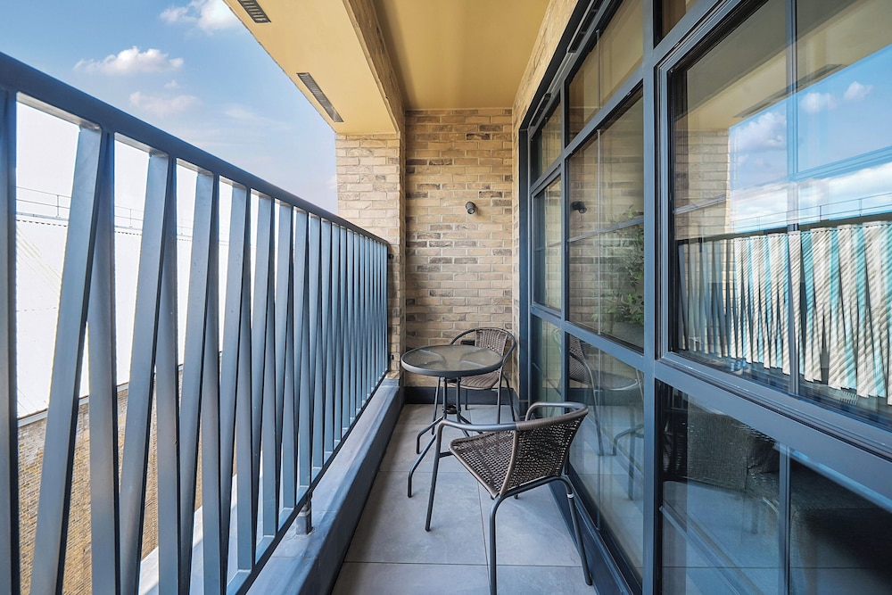 Roomspace Apartments -Caroline Street