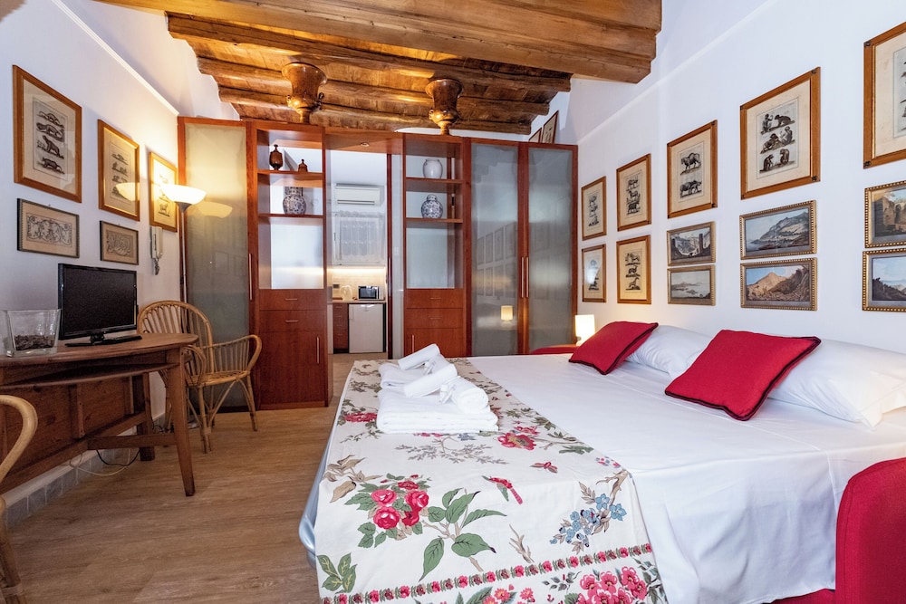 Campo De' Fiori Apartments